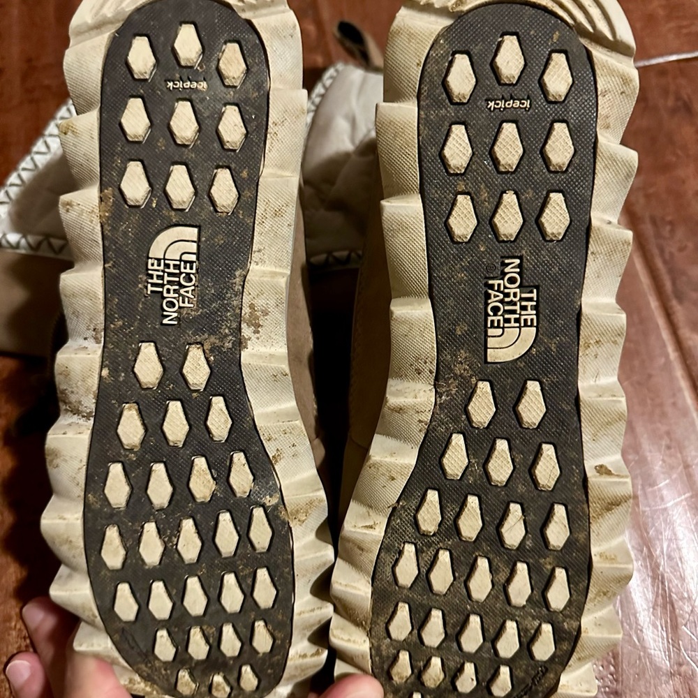 The North Face Women Boots - Picture 3 of 5
